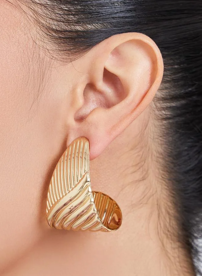 Styli Gold Textured Stud Earrings
